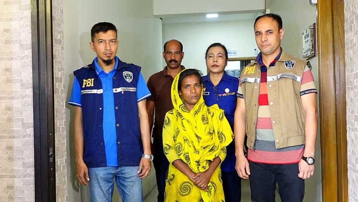 মেয়ের শরীর পুড়িয়ে তাকে দিয়ে ভিক্ষা করাতেন মা!