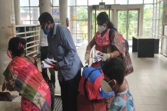 করোনা: ভারতফেরত যাত্রীদের লাগবে না নেগেটিভ সনদ