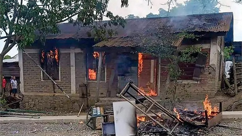 জাতিগত সহিংসতায় অগ্নিগর্ভ মণিপুরে নিহত বেড়ে ৬৫