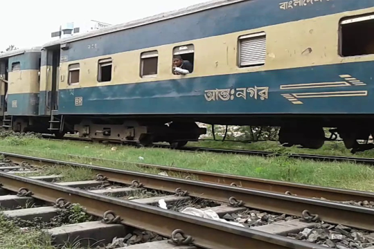 ঢাকা-চট্টগ্রাম রেলপথে ট্রেন চলাচল স্বাভাবিক