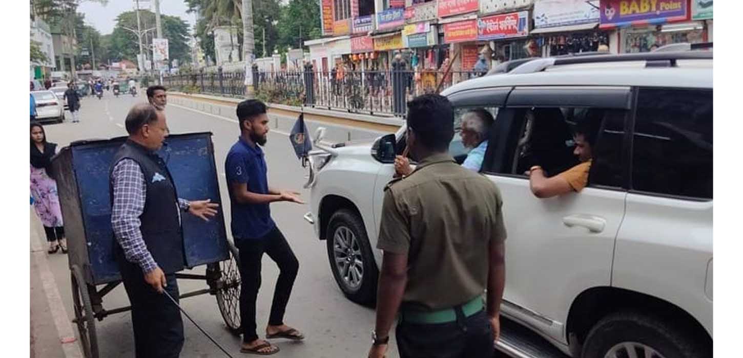 বেত্রাঘাত করিনি ভয় দেখিয়েছি: মেয়র আরিফ