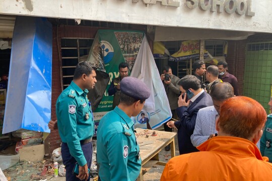 মগবাজারে ‘ময়লার ড্রামে’ বিস্ফোরণ, প্রকৌশলীসহ আহত ৪