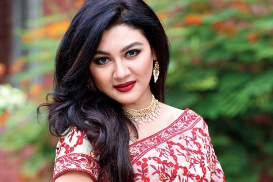‘ঝরা পালকে’-জীবনানন্দের জীবন, লাবণ্যের চরিত্রে জয়া