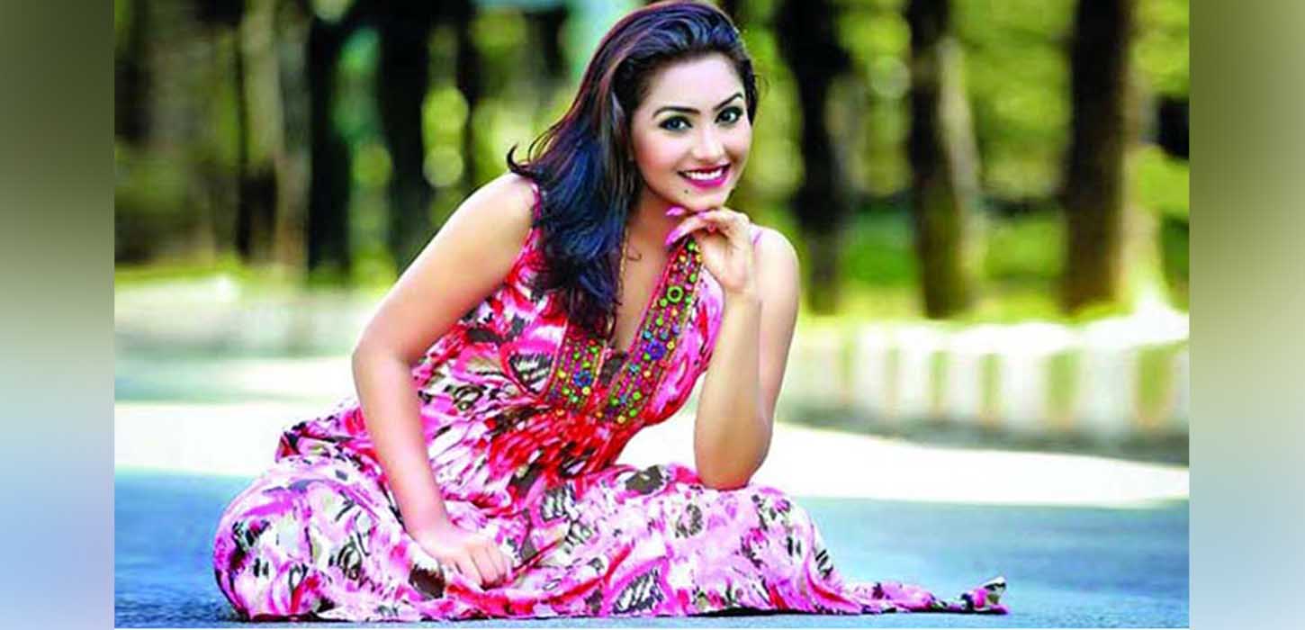 মা হতে চলেছেন প্রসূন আজাদ, দোয়া চাইলেন সবার