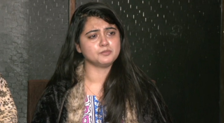 সংবাদ সম্মেলনে কাঁদলেন সুবাহ