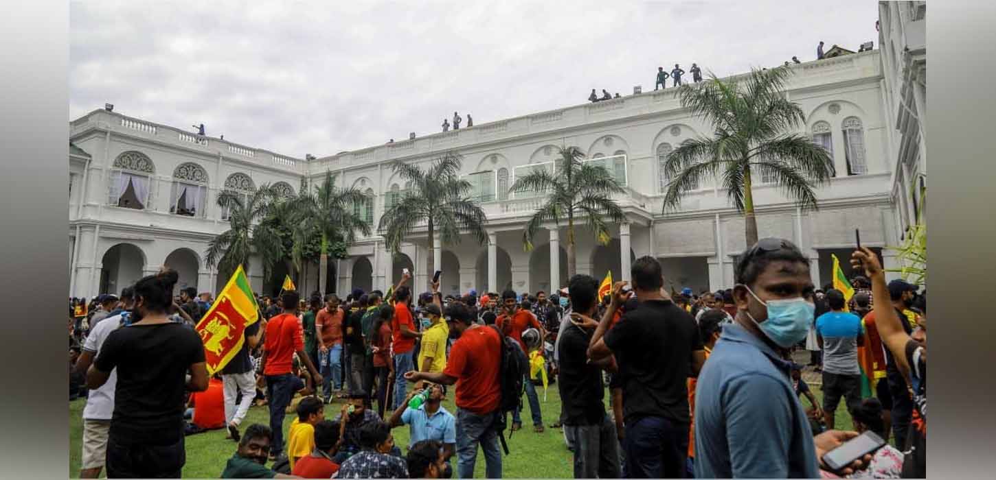 শ্রীলংকায় সব মন্ত্রী পদত্যাগ করছেন,হচ্ছে সর্বদলীয় সরকার