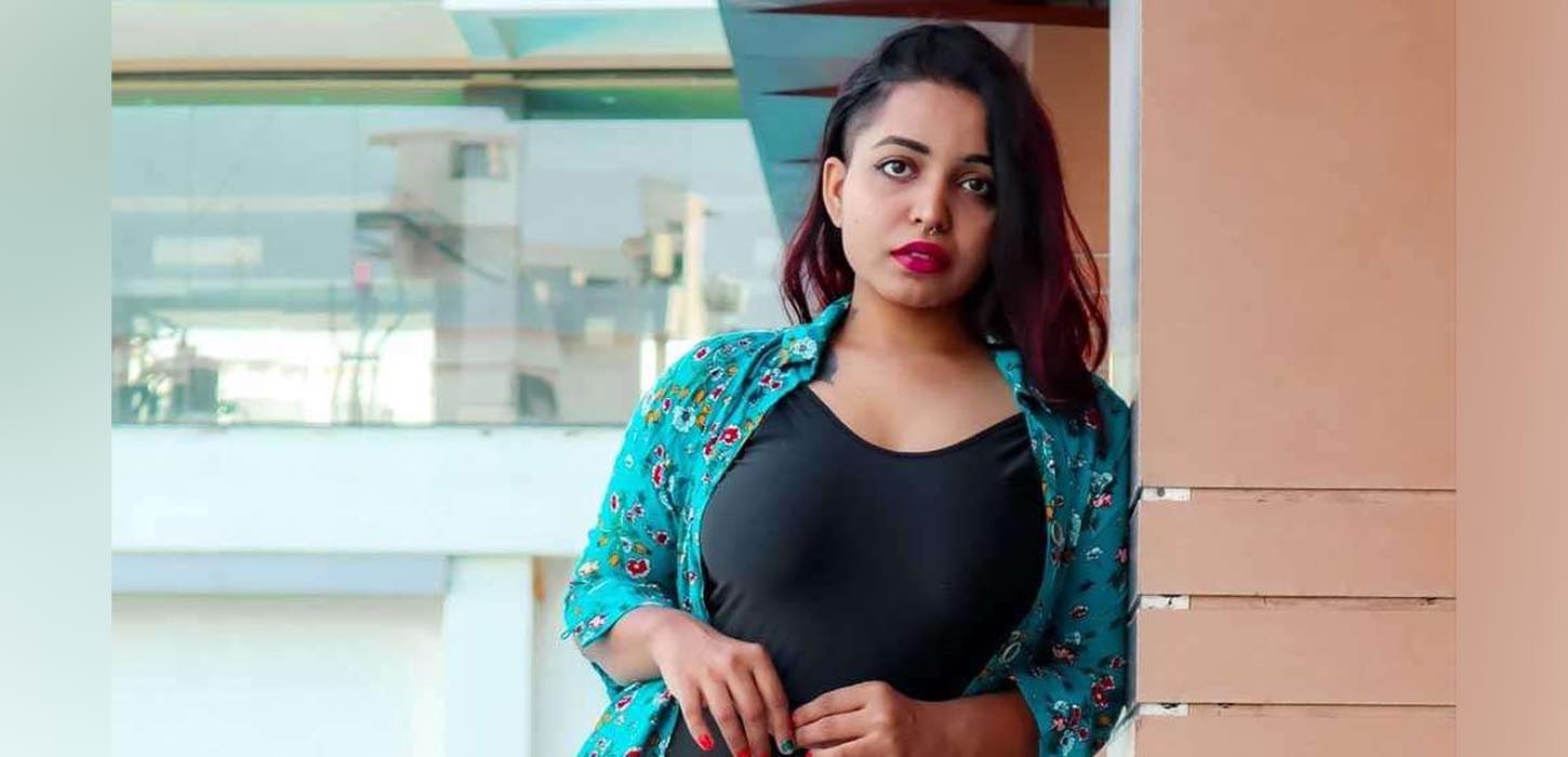 জন্মদিনে সৈকতে বিকিনি পরে ঘুরবেন সেই ক্ষমা বিন্দু