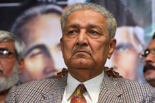 চলে গেলেন পাকিস্তানের পরমাণু বোমার জনক