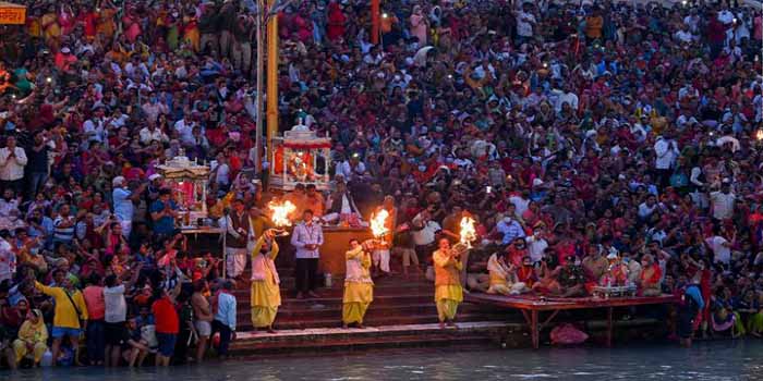 করোনায় বিপর্যস্ত ভারতে কুম্ভমেলা  আয়োজন!