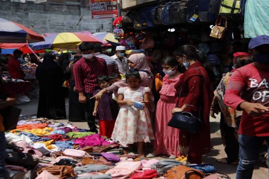 লকডাউনে সকাল ১০টা থেকে রাত ৮টা পর্যন্ত দোকানপাট খোলা থাকবে