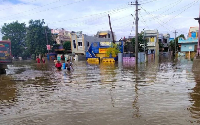 বন্যায় বিপর্যস্ত অন্ধ্র প্রদেশ: ১৭ জনের প্রাণহানি