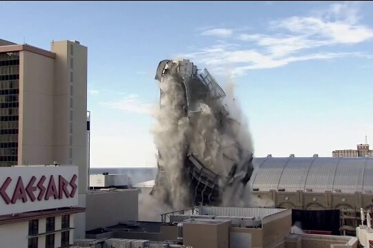 গুঁড়িয়ে দেওয়া হল ট্রাম্প প্লাজা